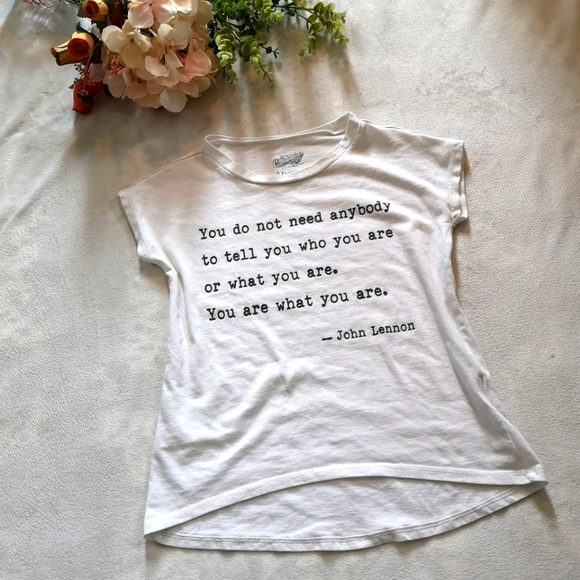 John Lennon Collectable Tops - JOHN LENNON.  Woman's White T-shirt Size Medium